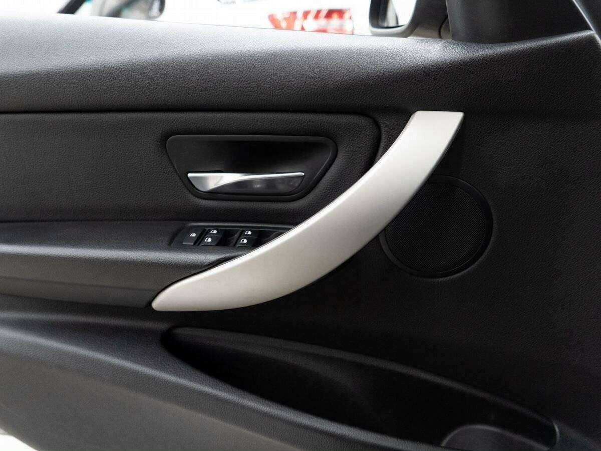 BMW 3 серии 320i, 2014 Фото №15