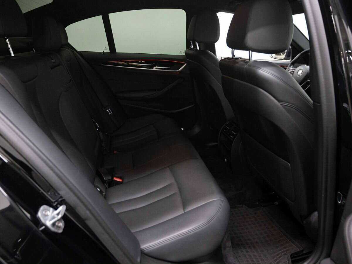 BMW 5 серии 520d xDrive, 2019 Фото №10