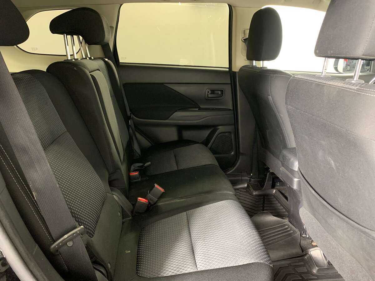 Mitsubishi Outlander, 2018 Фото №16