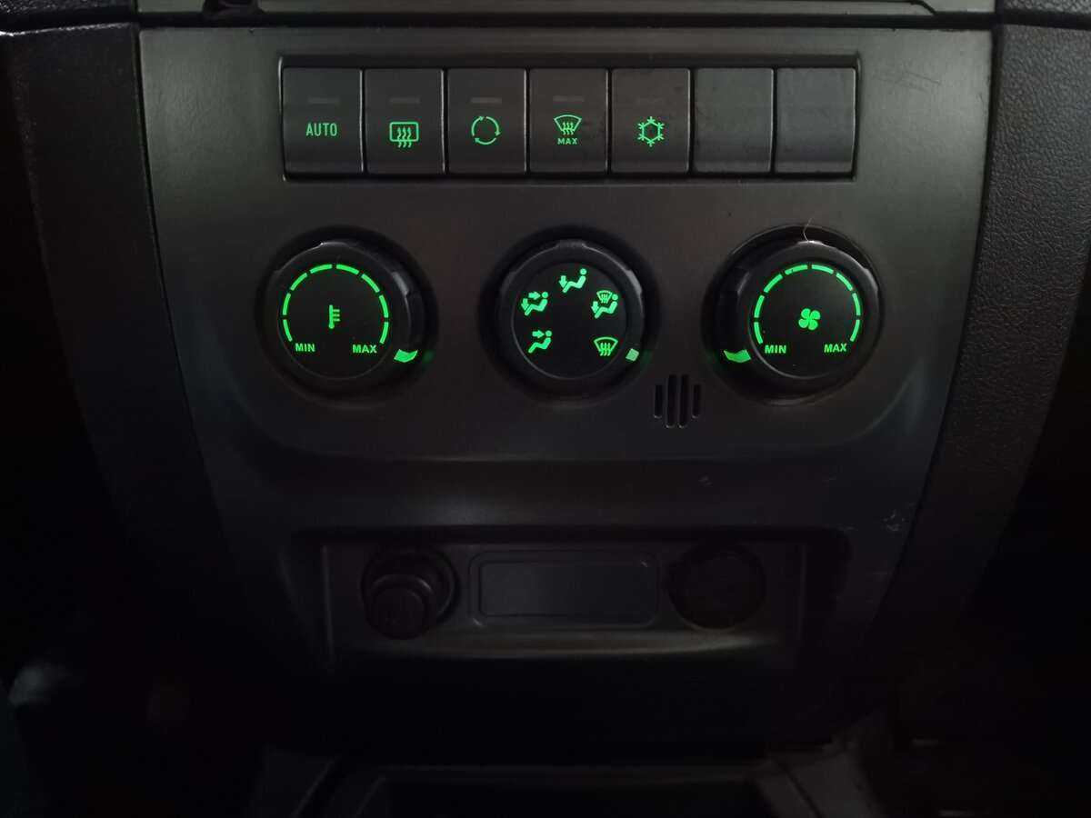 УАЗ Patriot, 2012 Фото №8