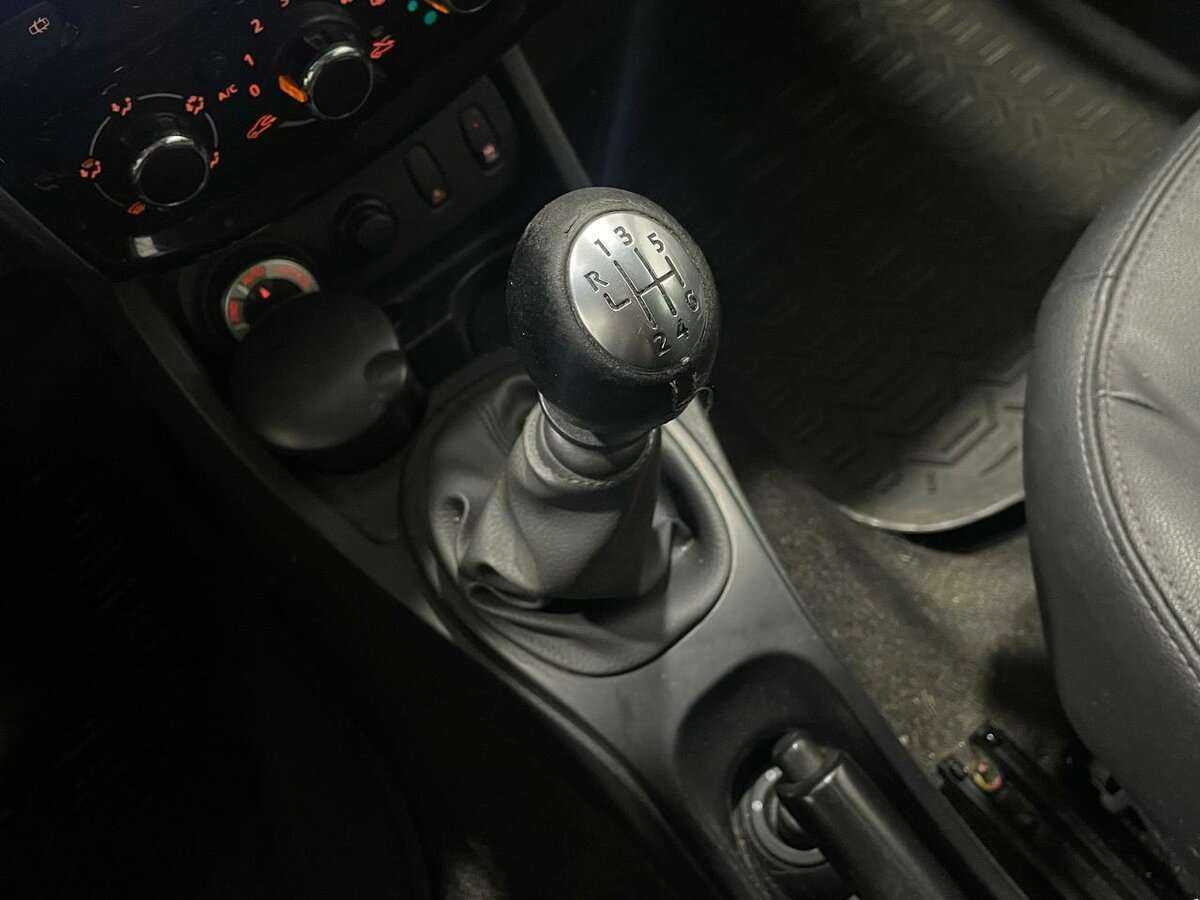 Nissan Terrano, 2015 Фото №10