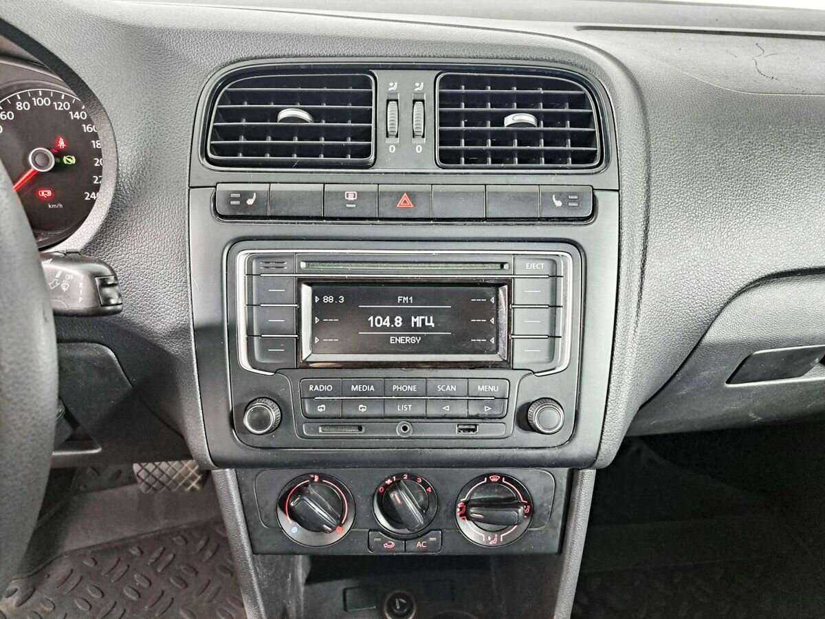 Volkswagen Polo, 2012 Фото №13