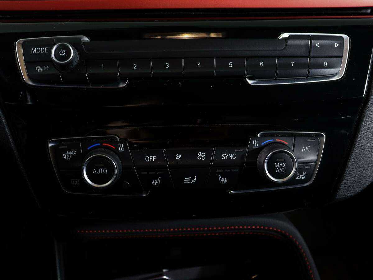 BMW X1 20i xDrive, 2017 Фото №16