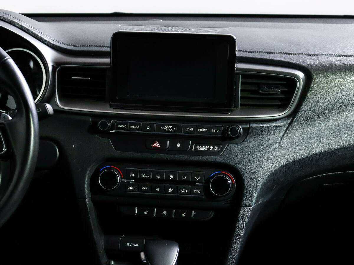 Kia Ceed, 2018 Фото №11