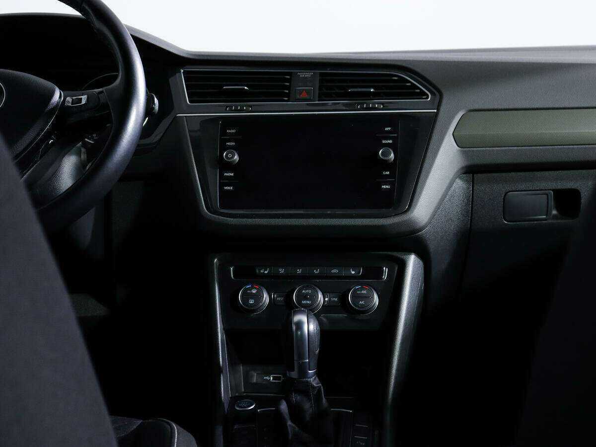 Volkswagen Tiguan, 2018 Фото №12