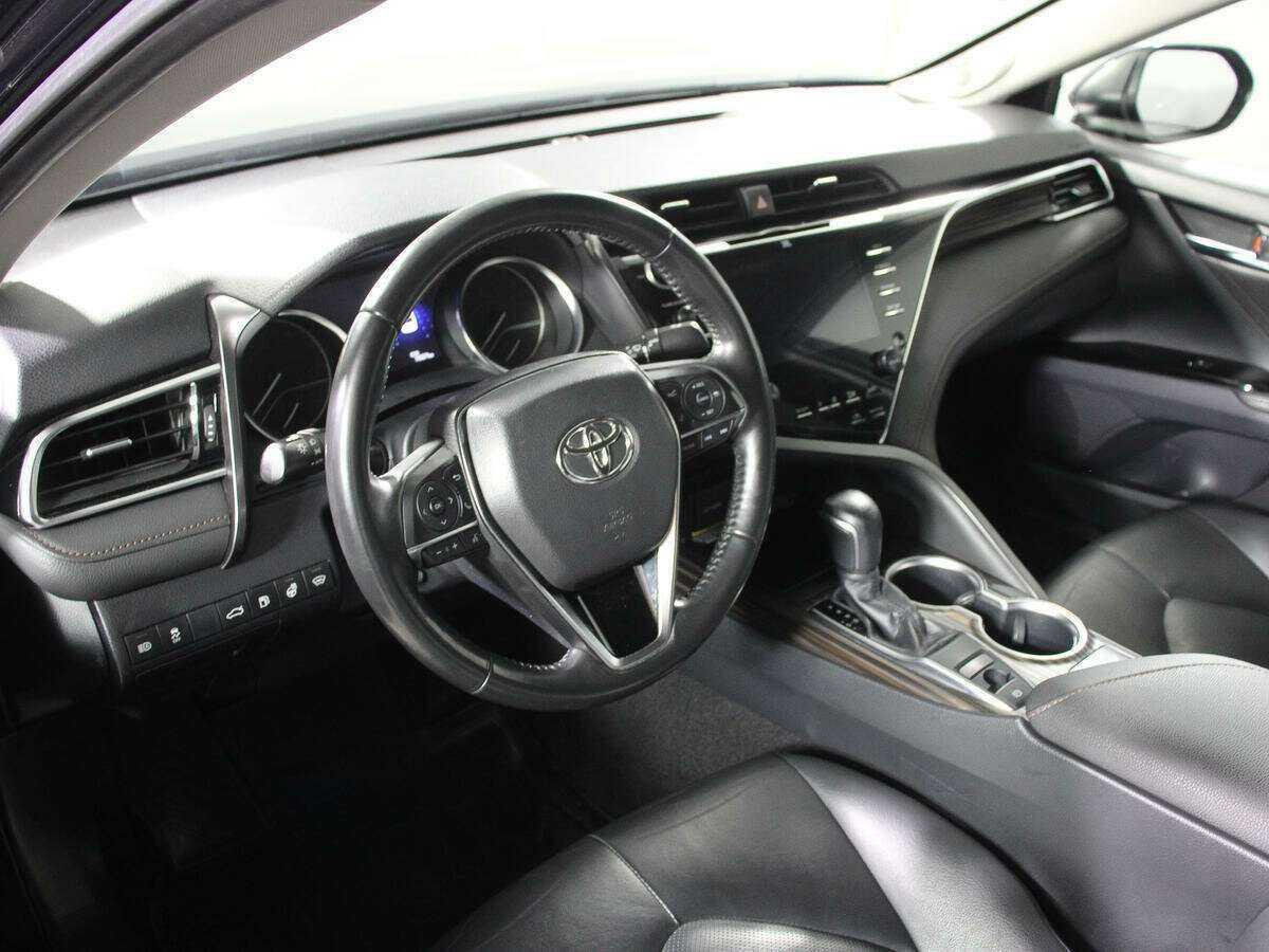 Toyota Camry, 2018 Фото №11