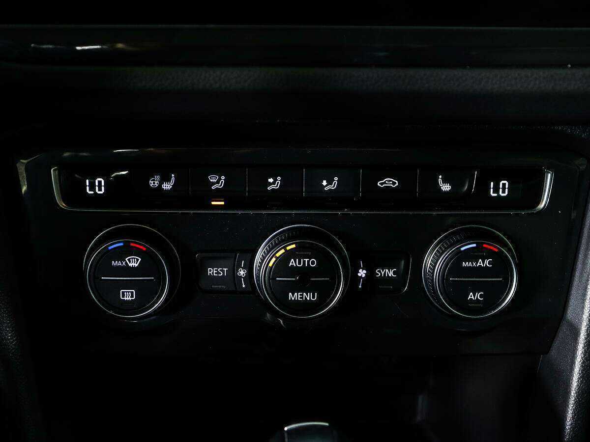 Volkswagen Tiguan, 2020 Фото №16