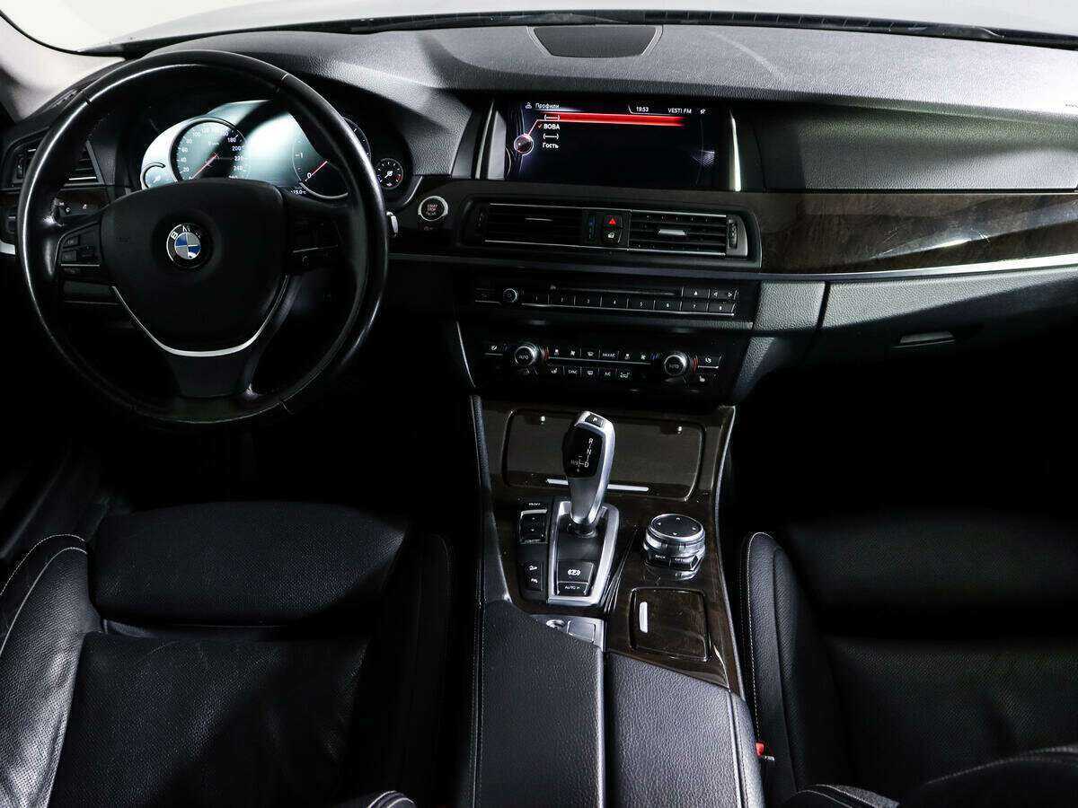 BMW 5 серии 530d xDrive, 2015 Фото №9