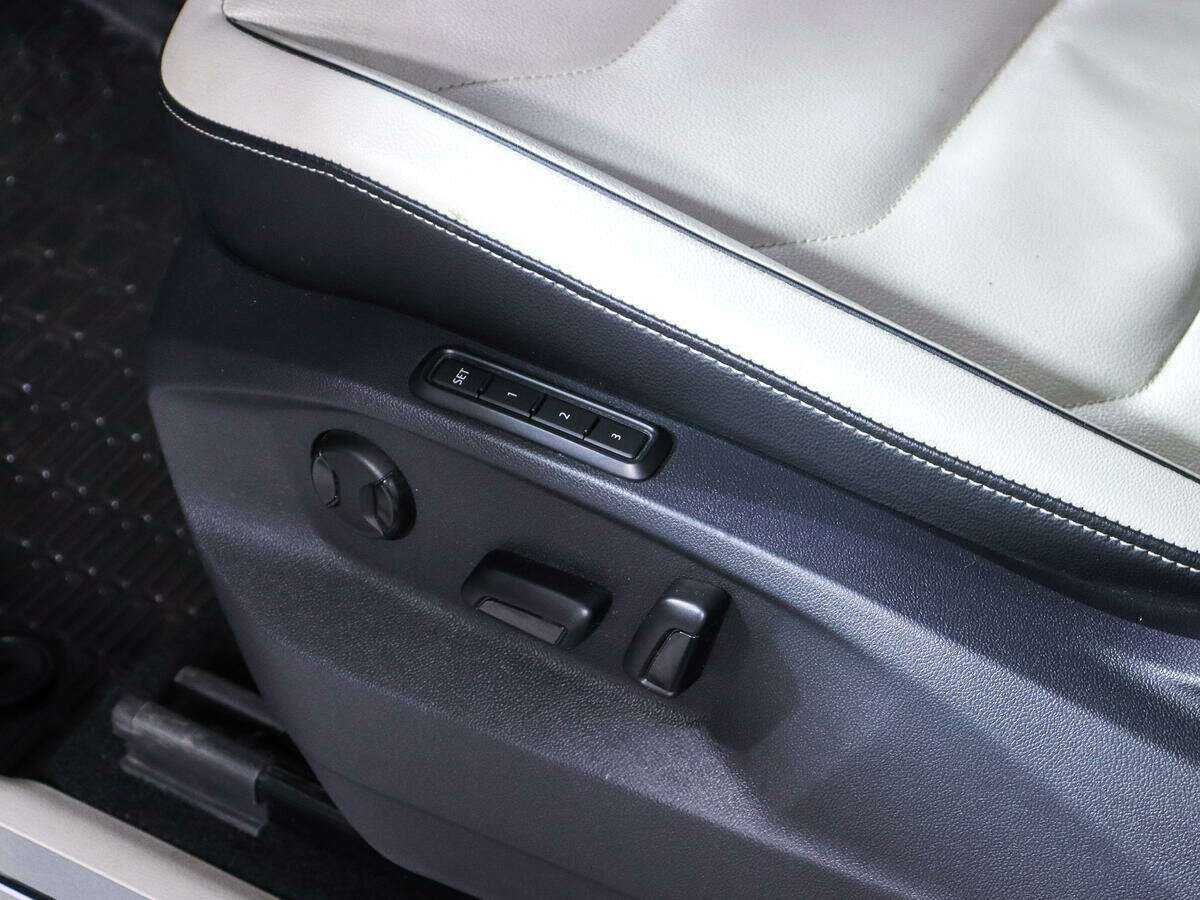 Volkswagen Tiguan, 2018 Фото №21