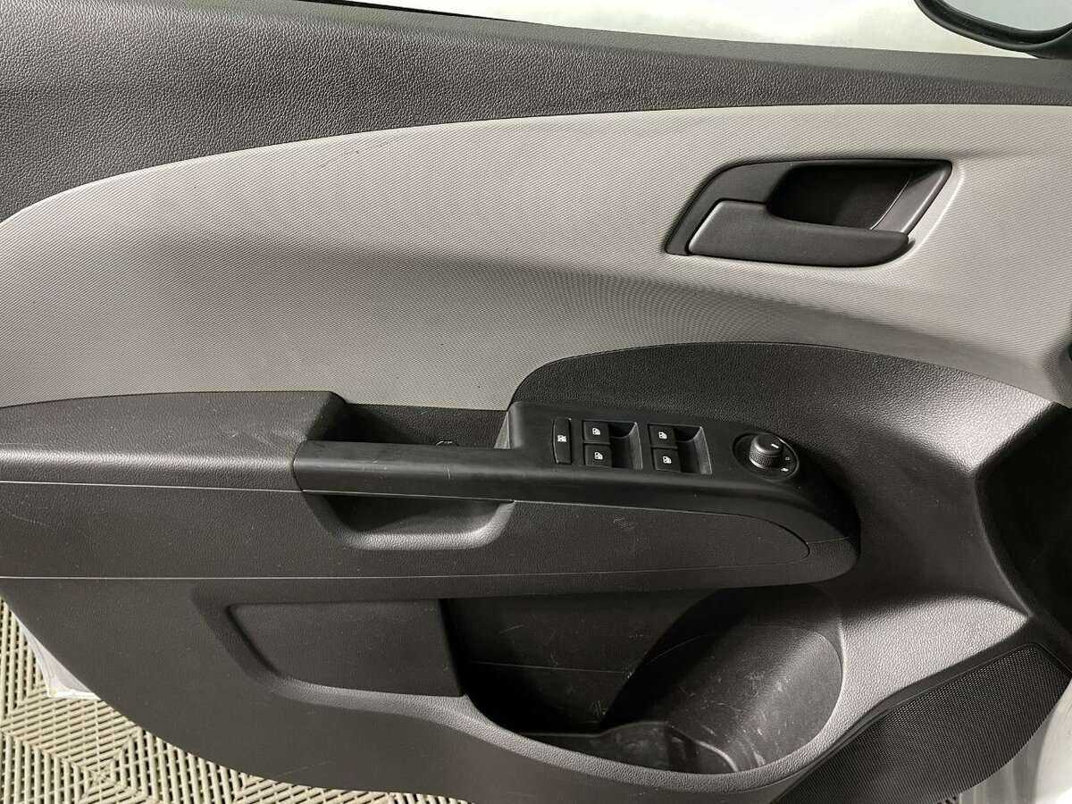 Chevrolet Aveo, 2013 Фото №7