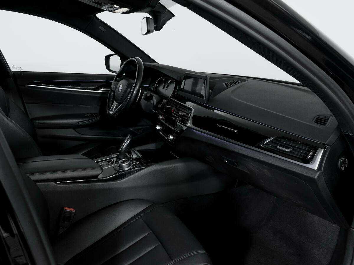 BMW 5 серии 520i, 2017 Фото №9