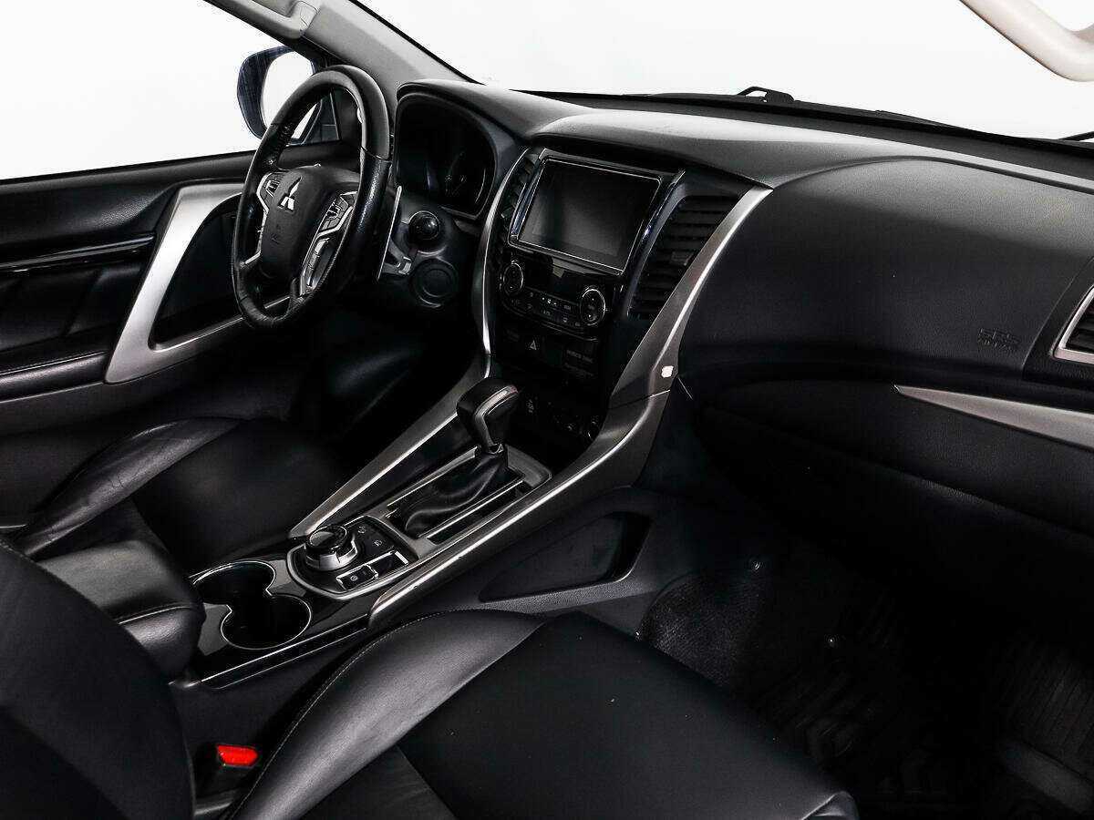Mitsubishi Pajero Sport, 2016 Фото №13