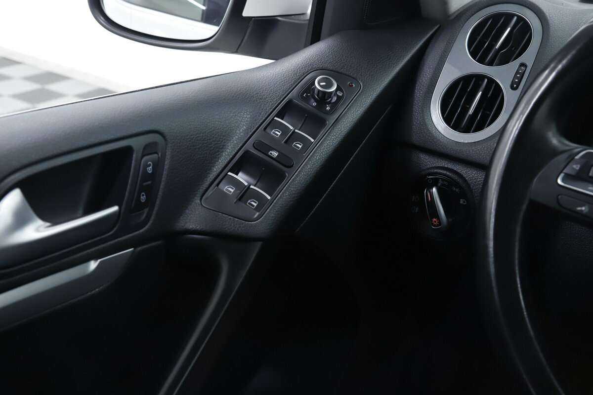 Volkswagen Tiguan, 2015 Фото №10