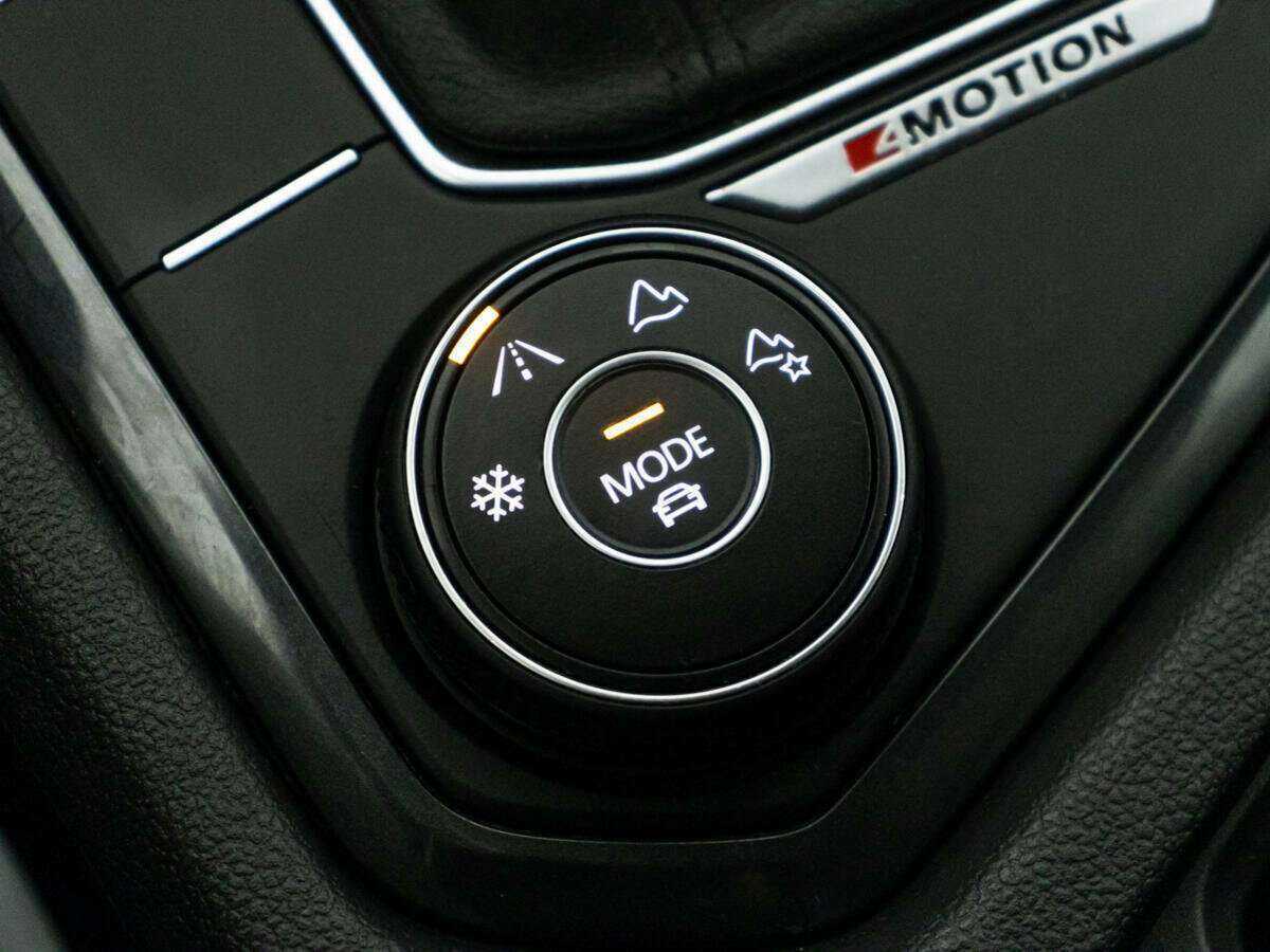 Volkswagen Tiguan, 2021 Фото №15