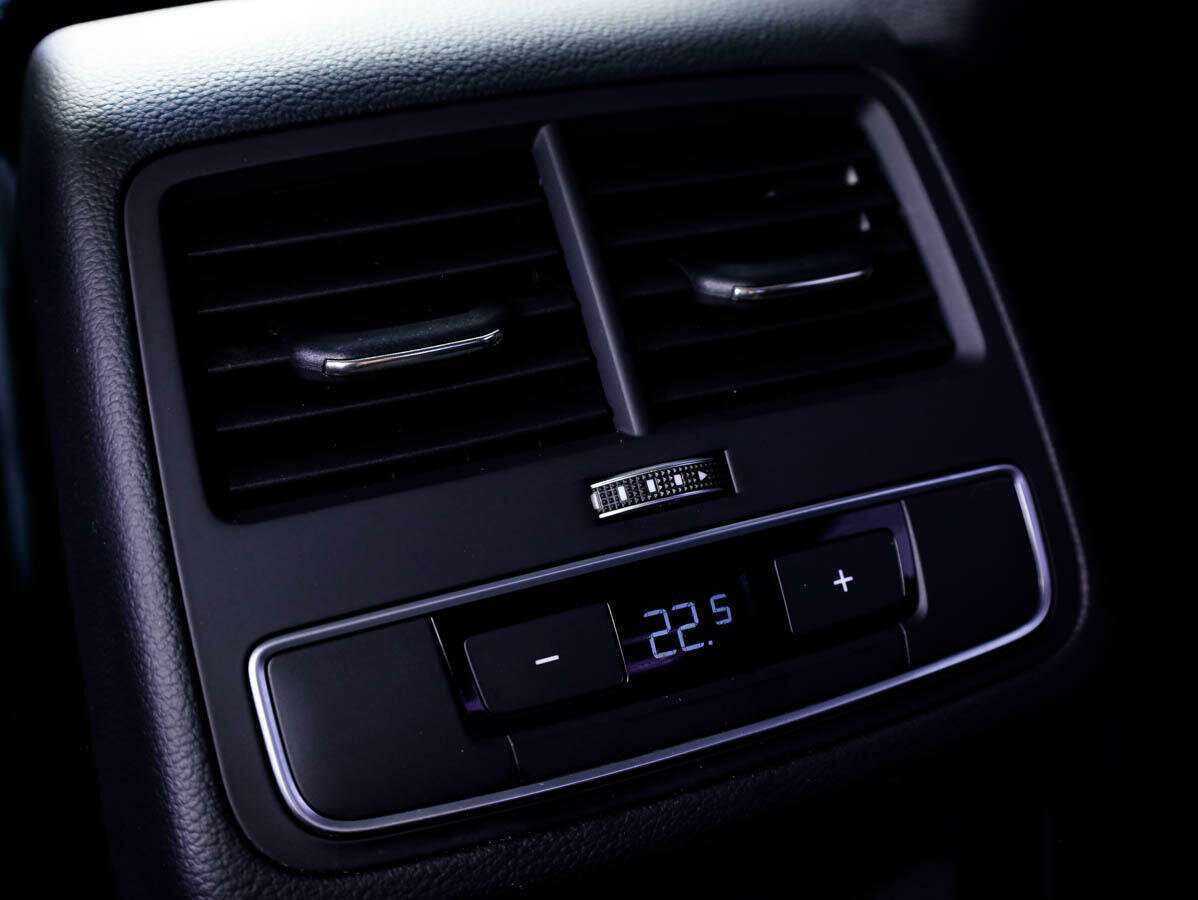 Audi A4, 2015 Фото №15