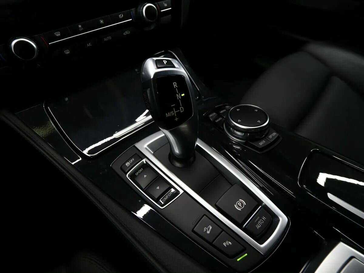 BMW 5 серии 528i xDrive, 2016 Фото №17