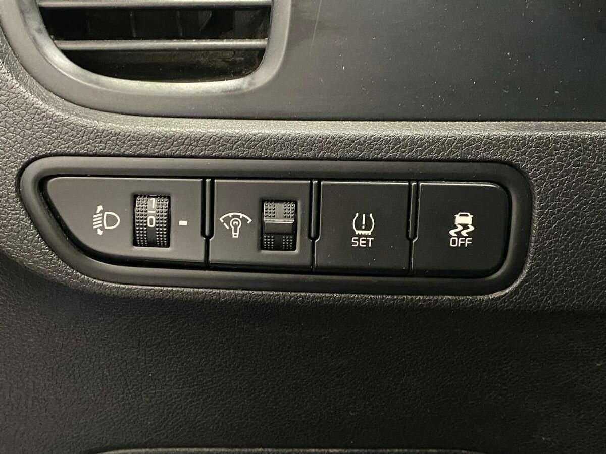 Kia Rio, 2017 Фото №16