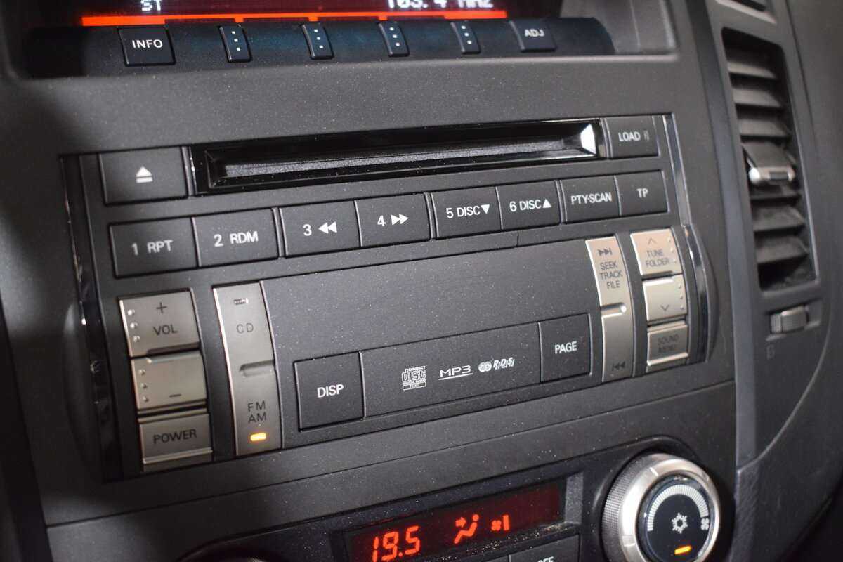 Mitsubishi Pajero, 2014 Фото №18