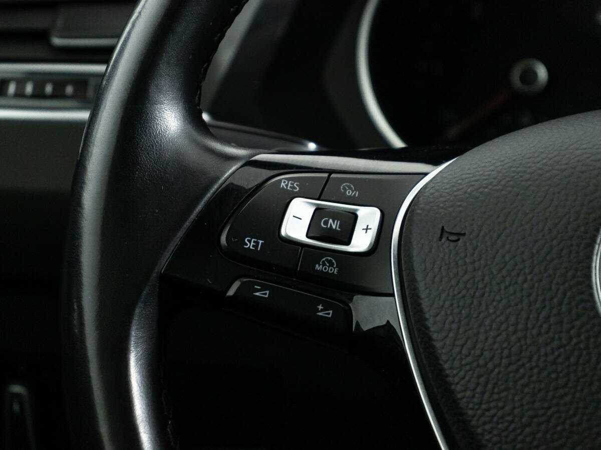 Volkswagen Tiguan, 2018 Фото №19