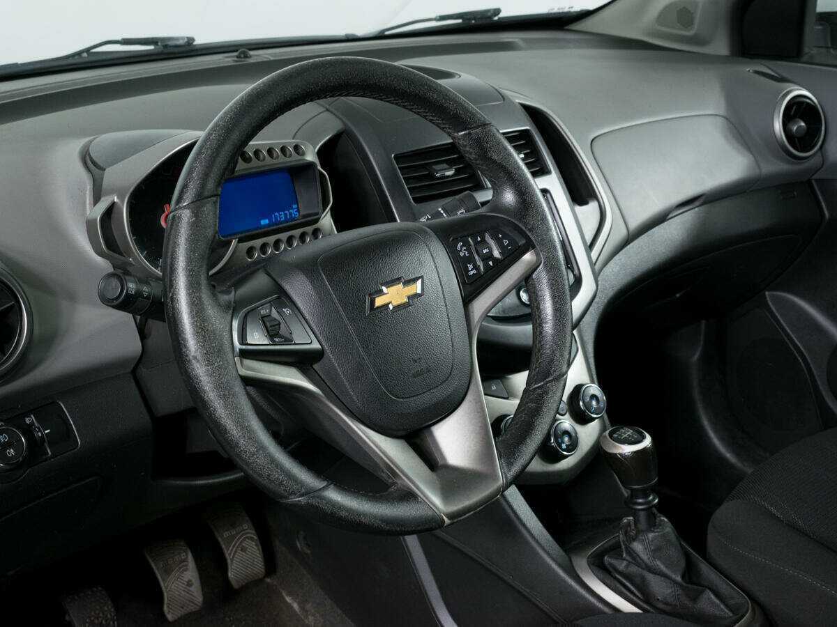 Chevrolet Aveo, 2013 Фото №11
