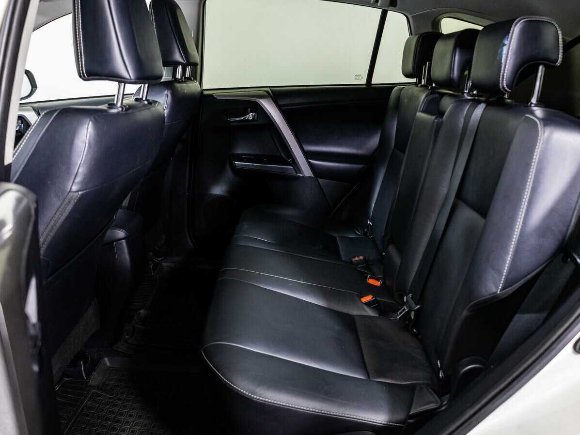 Toyota RAV4, 2018 - 130 771 км. | Фото №8