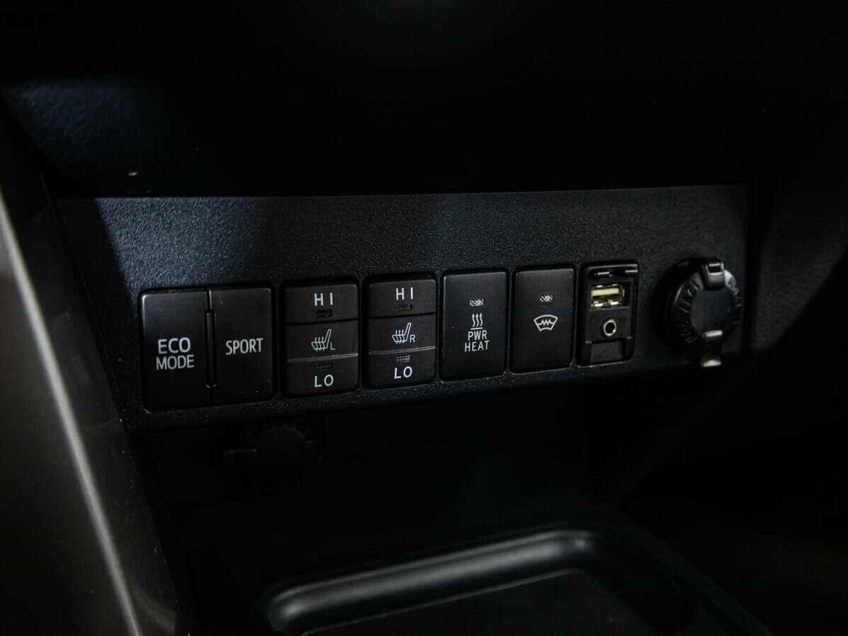 Toyota RAV4, 2018 Фото №13