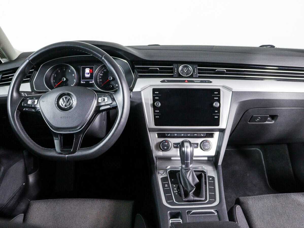 Volkswagen Passat, 2019 Фото №10