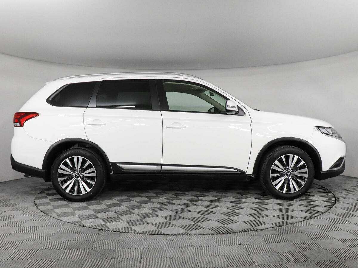 Mitsubishi Outlander, 2021 - 48 353 км. | Фото №4