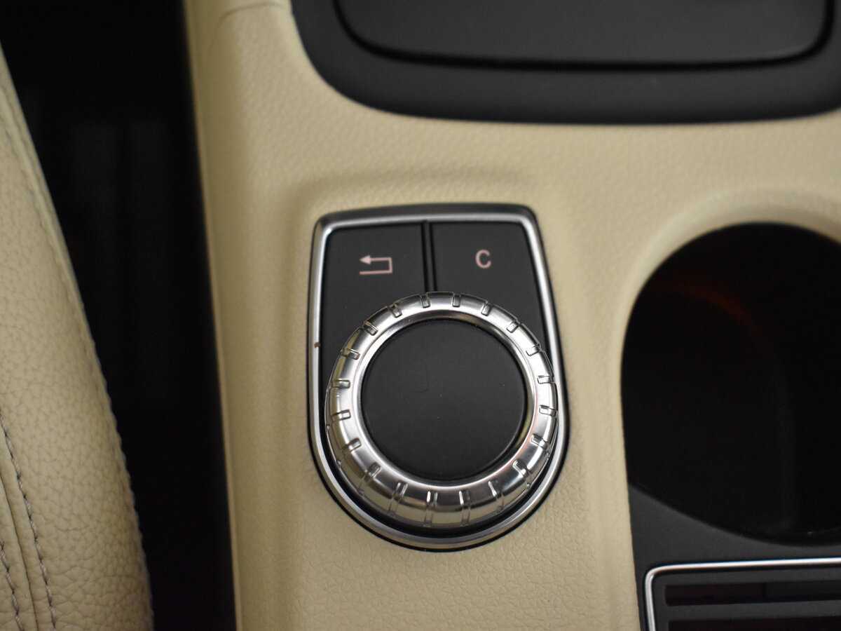 Mercedes-Benz CLA 200, 2013 Фото №17