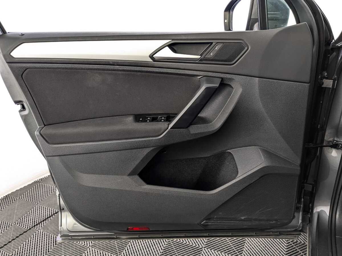 Volkswagen Tiguan, 2021 Фото №15