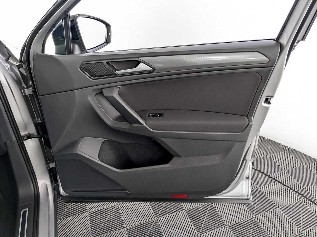 Volkswagen Tiguan, 2020 Фото №20