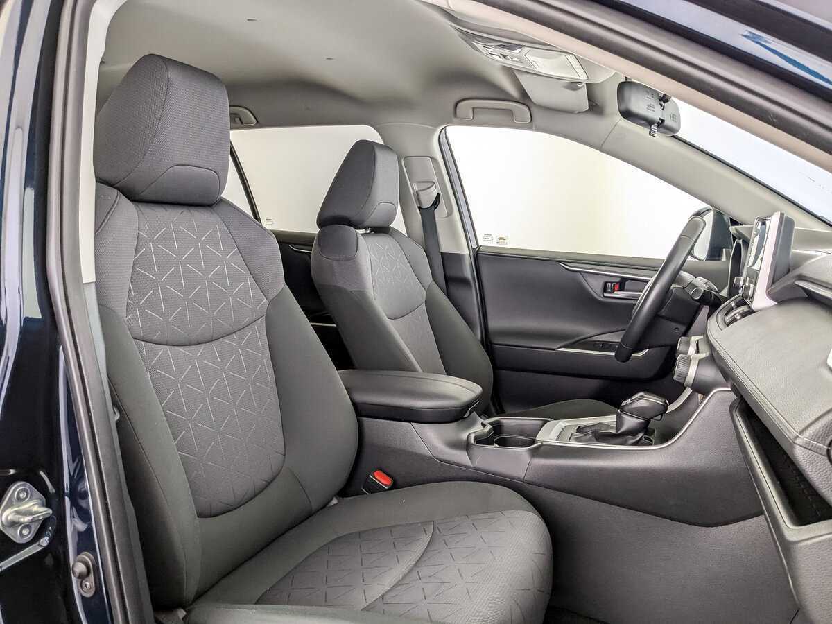 Toyota RAV4, 2020 - 108 000 км. | Фото №8