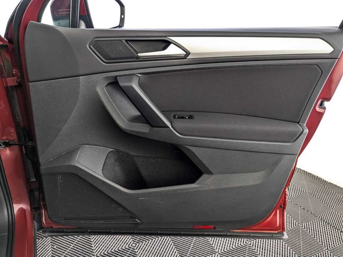 Volkswagen Tiguan, 2020 Фото №21