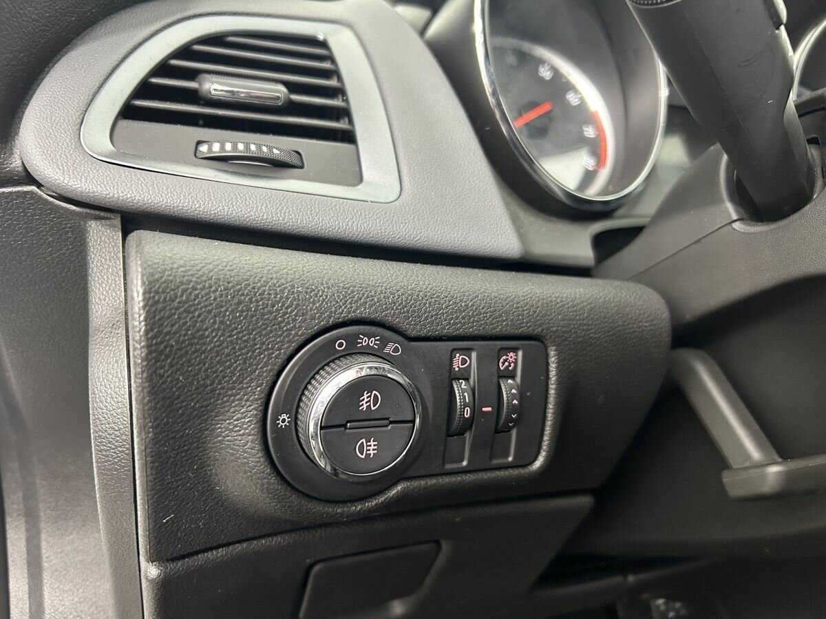 Opel Astra GTC, 2014 Фото №9