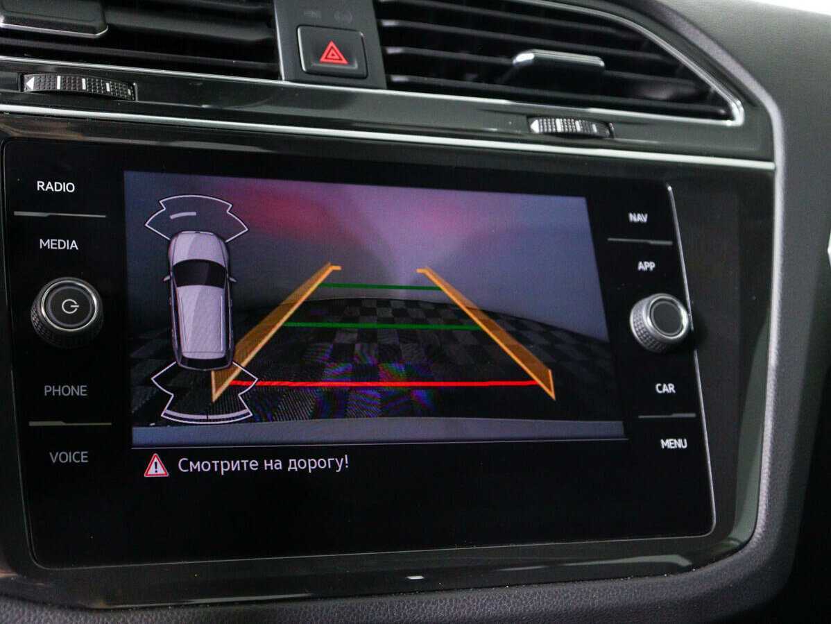 Volkswagen Tiguan, 2020 Фото №14