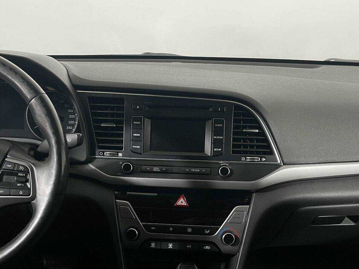 Hyundai Elantra, 2018 Фото №12