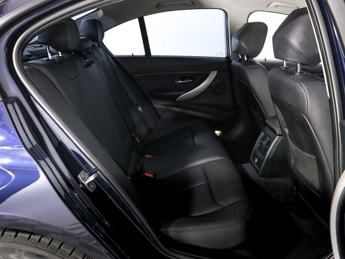 BMW 3 серии 318i, 2016 Фото №11