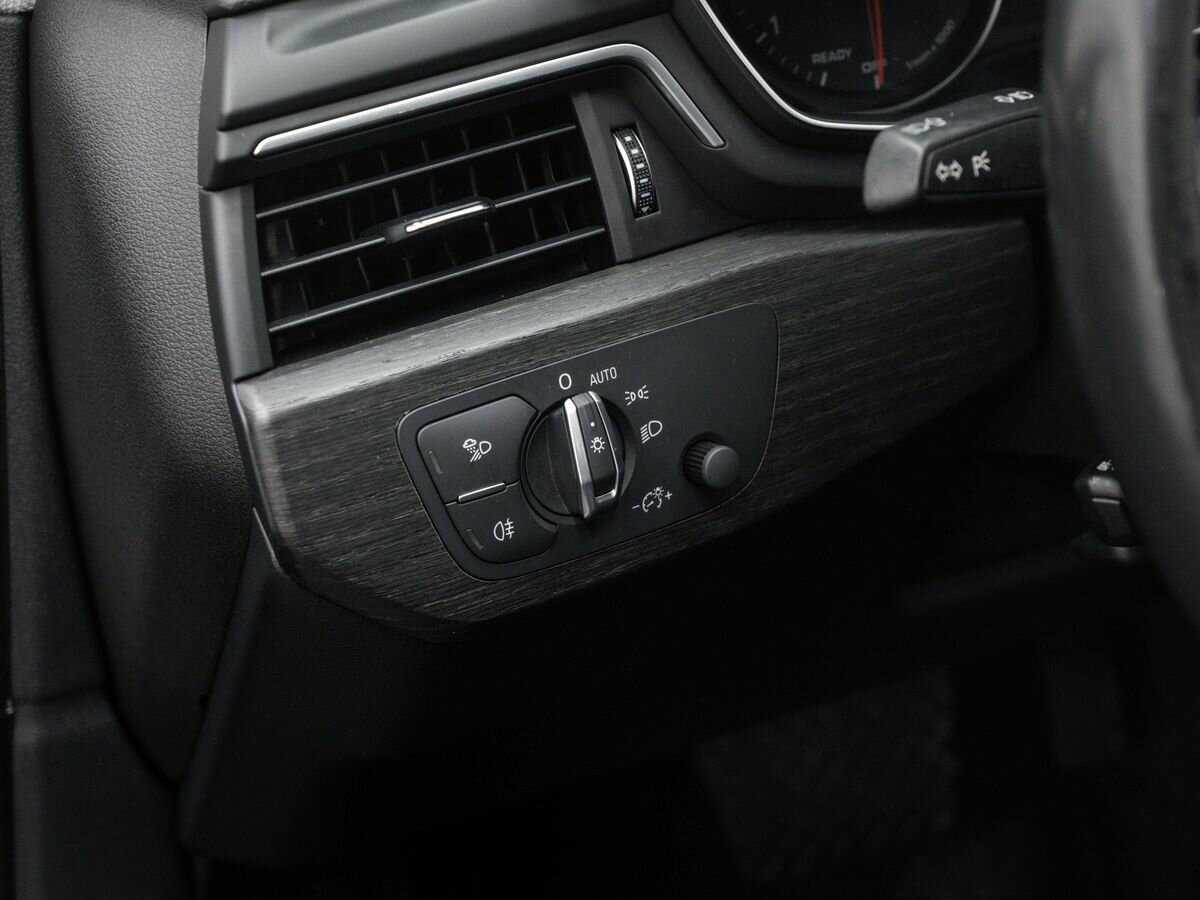 Audi A4, 2018 Фото №17