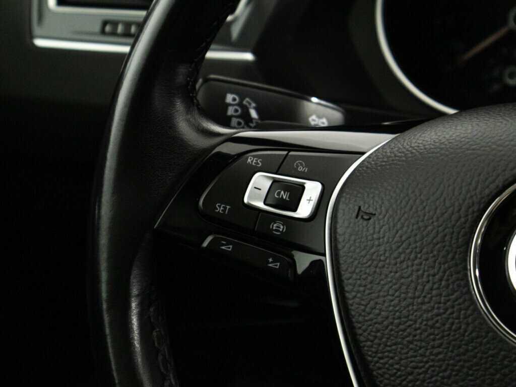 Volkswagen Tiguan, 2018 Фото №17