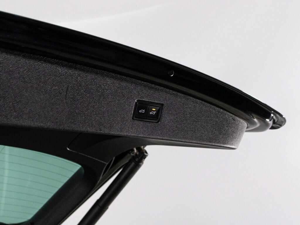 Volkswagen Tiguan, 2018 Фото №16