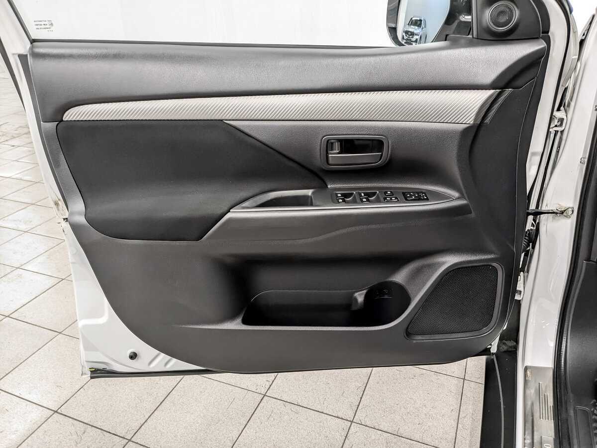 Mitsubishi Outlander, 2015 Фото №19