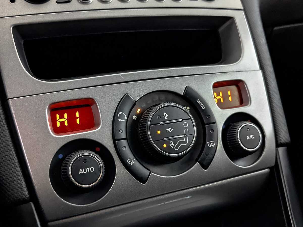 Peugeot 408, 2016 Фото №19