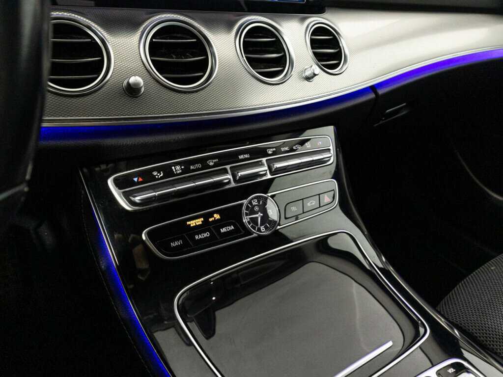 Mercedes-Benz E-Класс 200 d, 2018 Фото №19