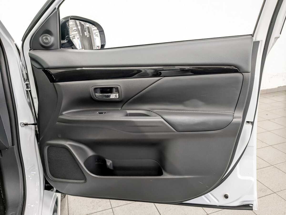 Mitsubishi Outlander, 2022 Фото №22