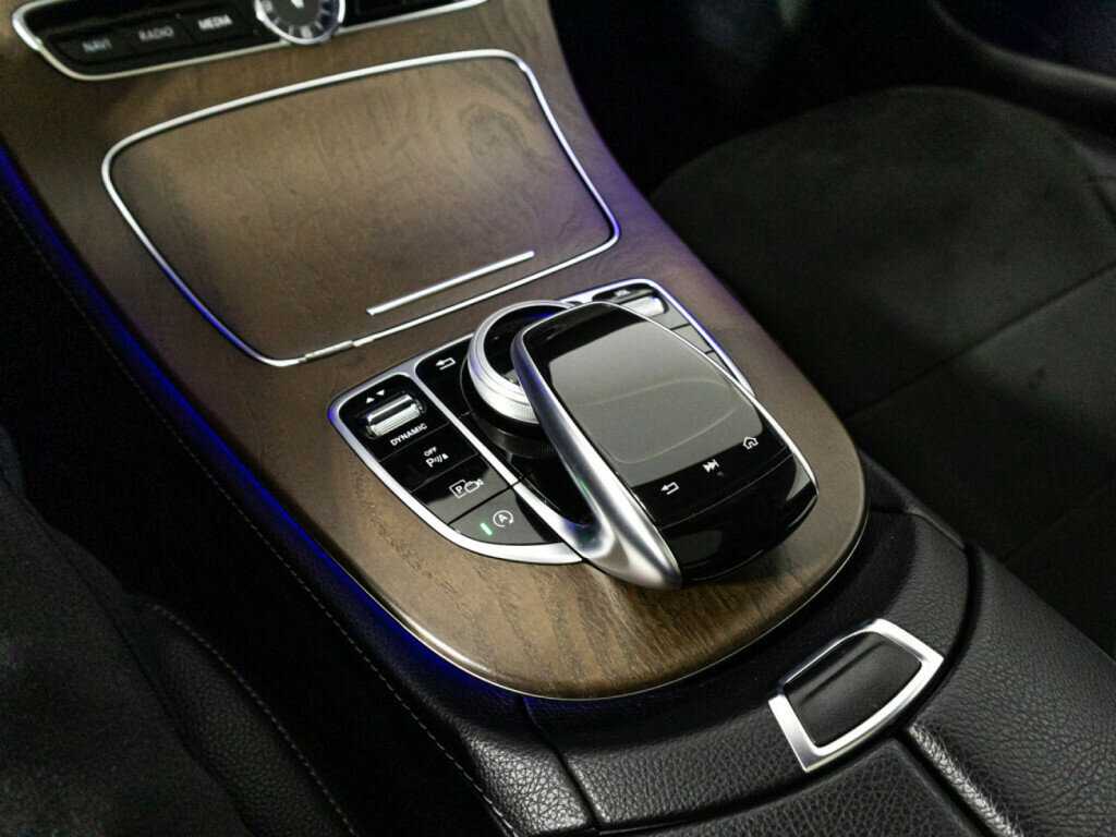 Mercedes-Benz E-Класс 200, 2017 Фото №19