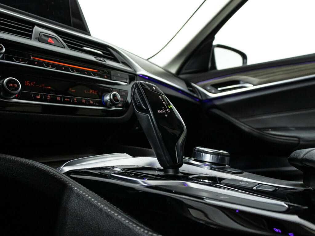 BMW 5 серии 520d xDrive, 2017 Фото №19