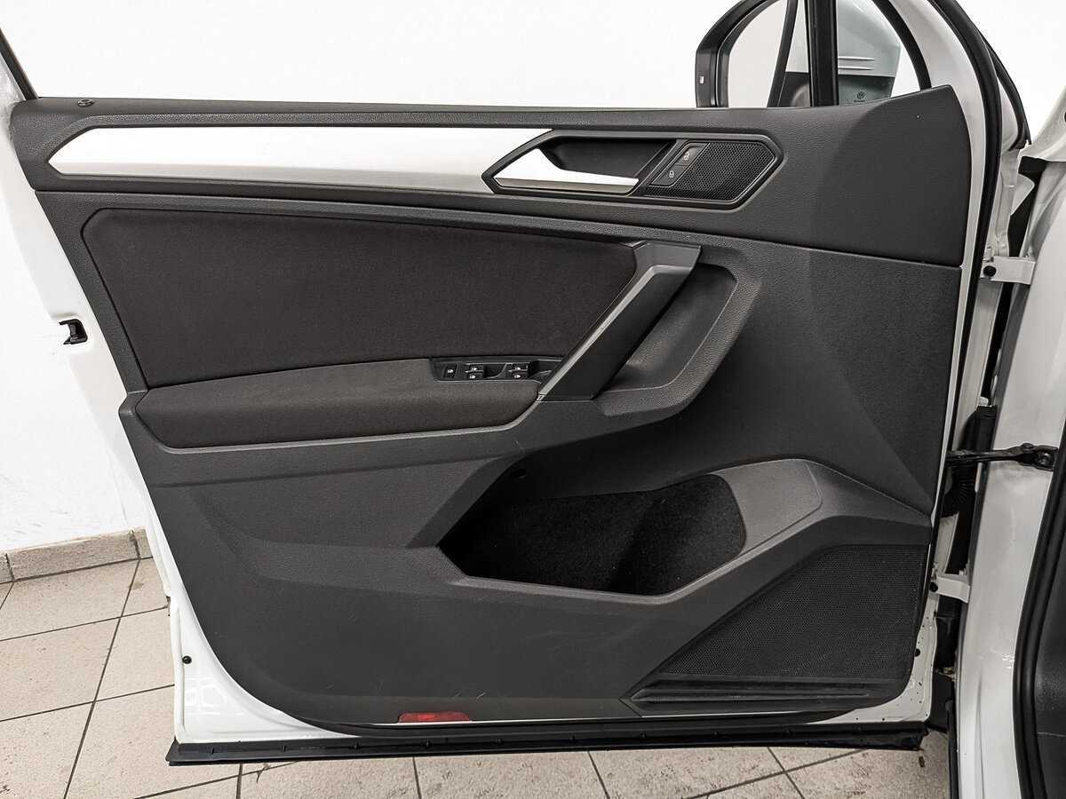 Volkswagen Tiguan, 2021 Фото №16