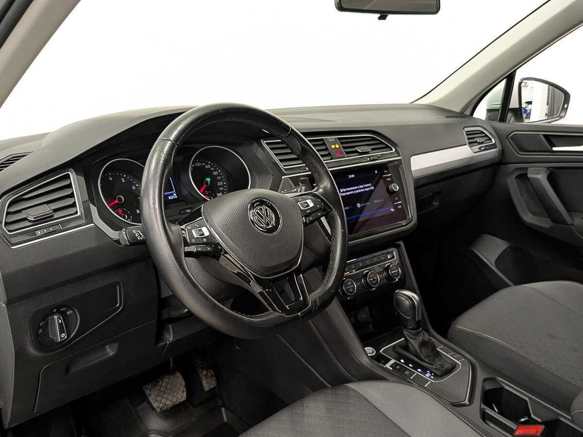 Volkswagen Tiguan, 2020 Фото №15