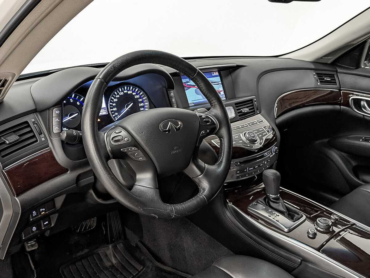 Infiniti Q70, 2016 Фото №15