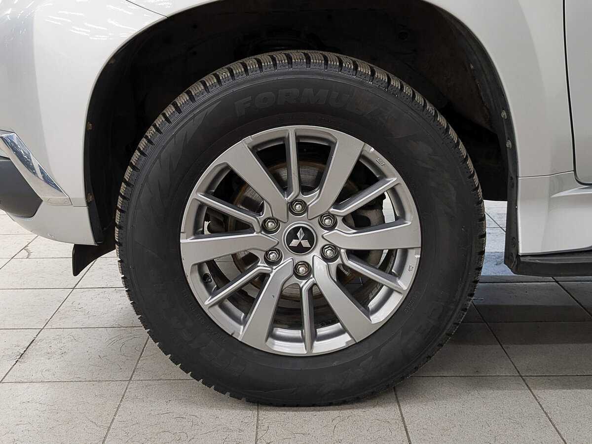 Mitsubishi Pajero Sport, 2020 Фото №12